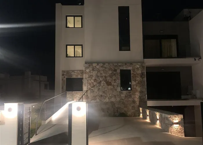 Sea View Sunrise Luxury Apartment