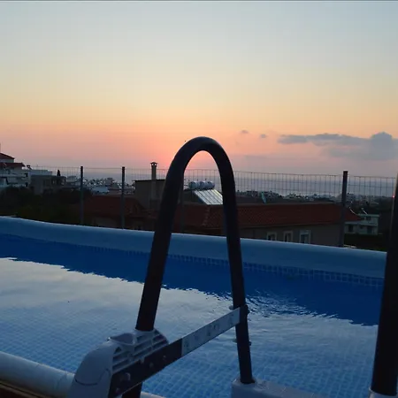 Sea View Sunrise Luxury Apartament *