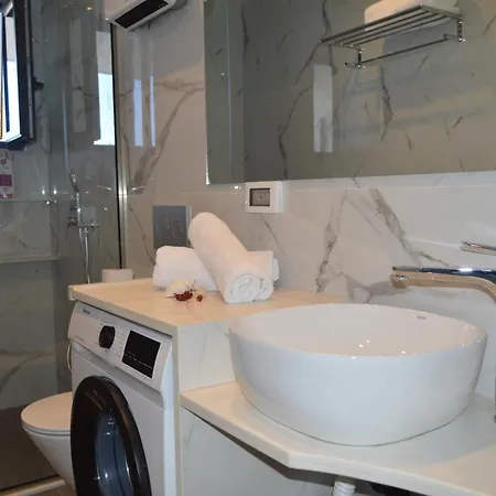 Sea View Sunrise Luxury Apartament *